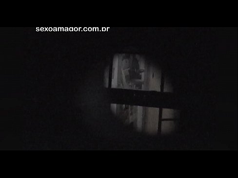 ❤️ Blondie bi dizî ji hêla dengbêjek taxê ve ku li pişt kerpîçên vala veşartiye, vîdyoyek tê kişandin ❤️❌ Porno li ku.eviewporn-com.ru
